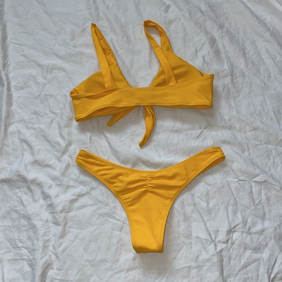 Set of 3 Yellow Bikinis - Picture 9 of 9